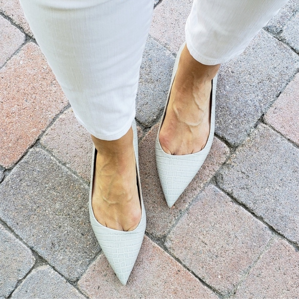 MM LaFleur Rowan Flat Gray Embossed Croc Leather